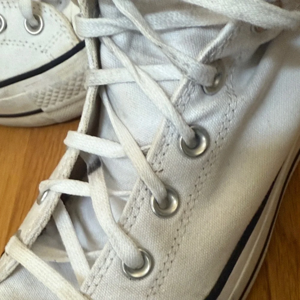 Converse All Star White Canvas High-Tops. Size 8.5 - Picture 7 of 12